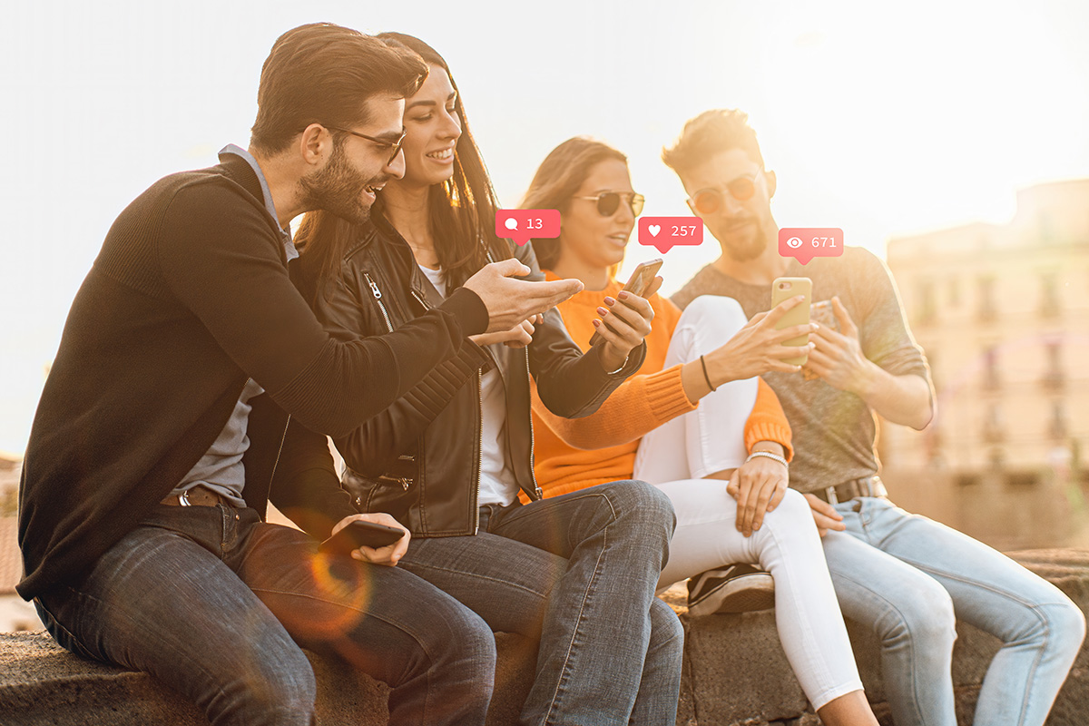 millenials socialising with smartphones